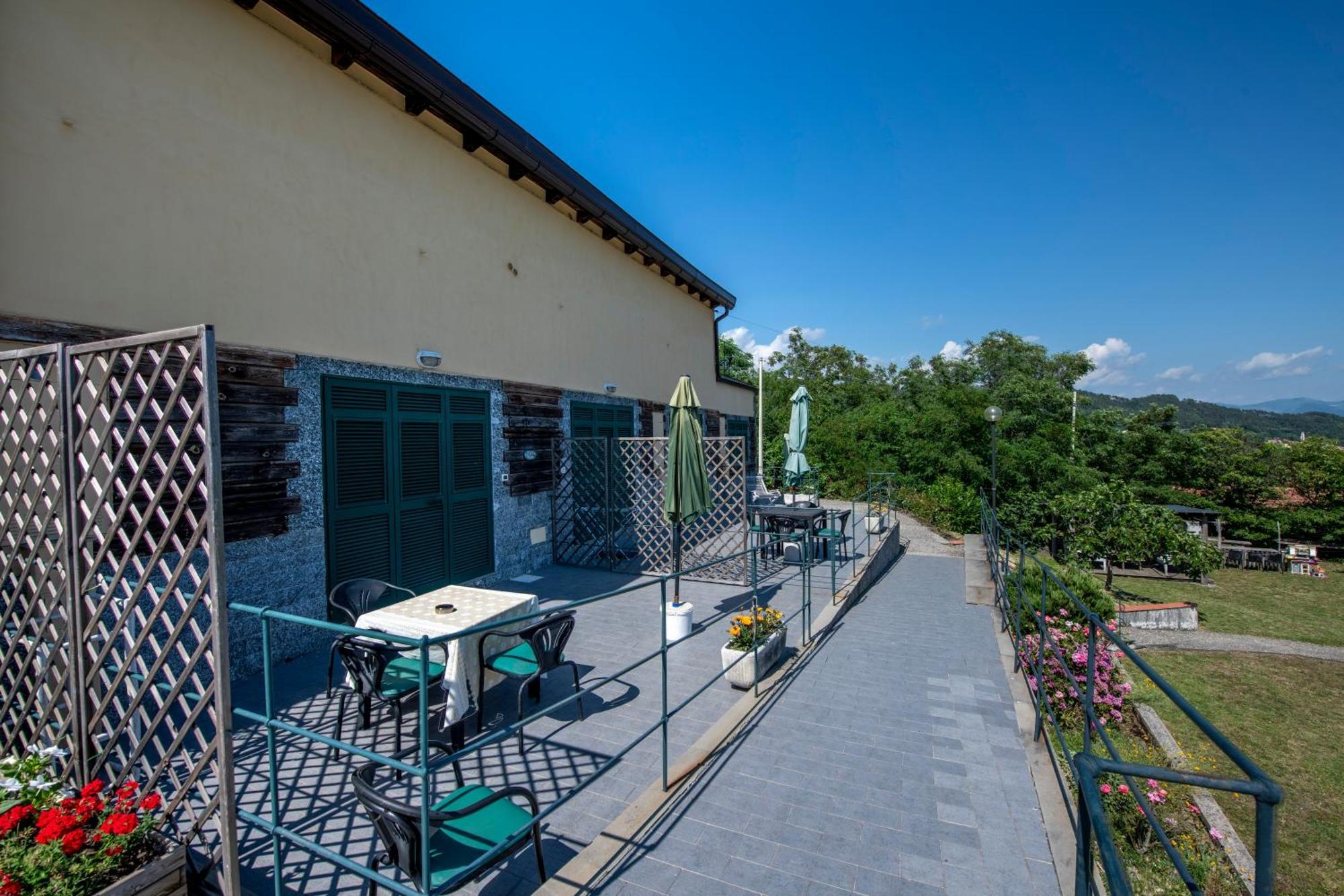 211 - Appartamento Acacia, Terrazza Giardino E Piscina Carro エクステリア 写真