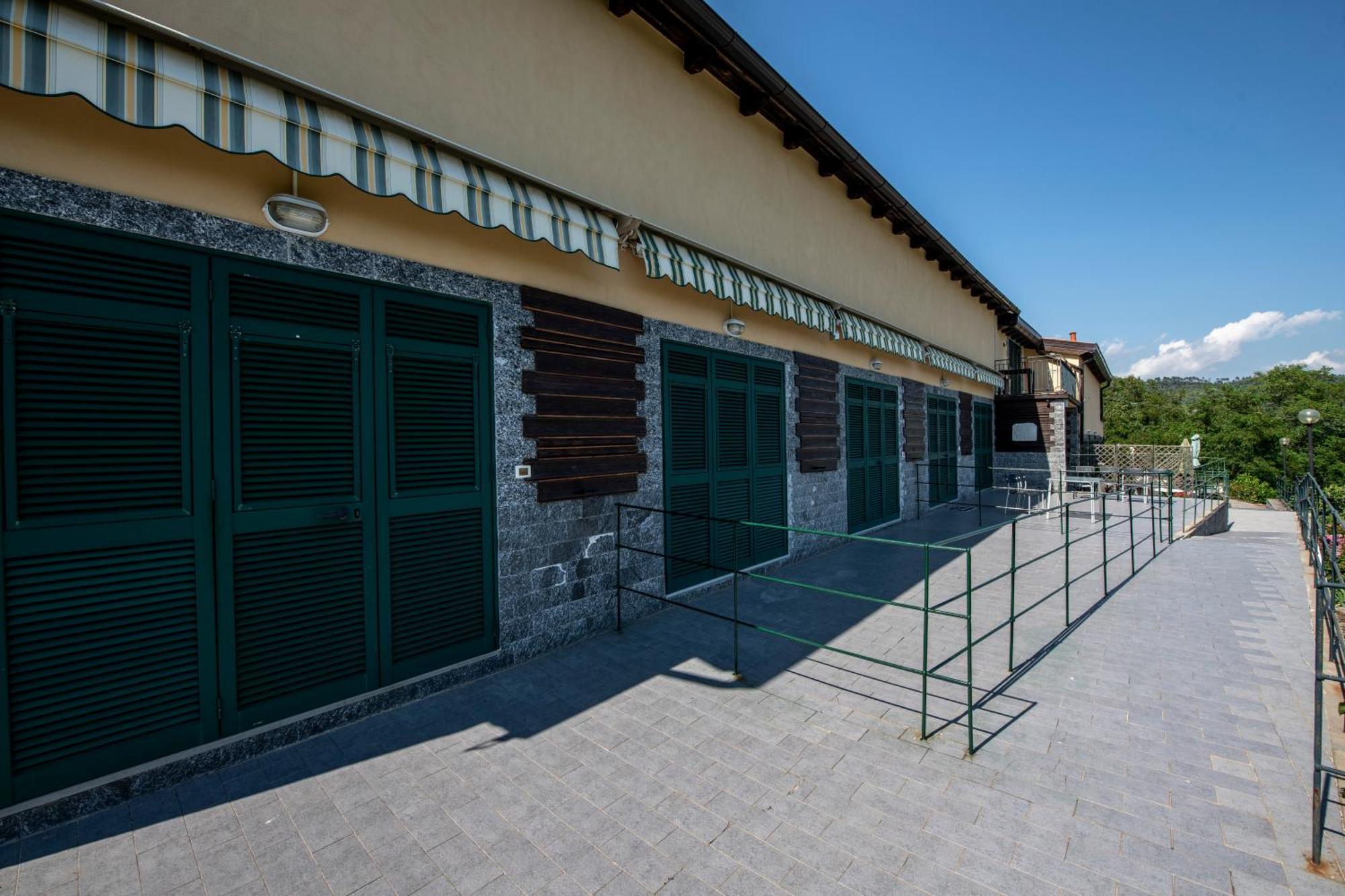 211 - Appartamento Acacia, Terrazza Giardino E Piscina Carro エクステリア 写真