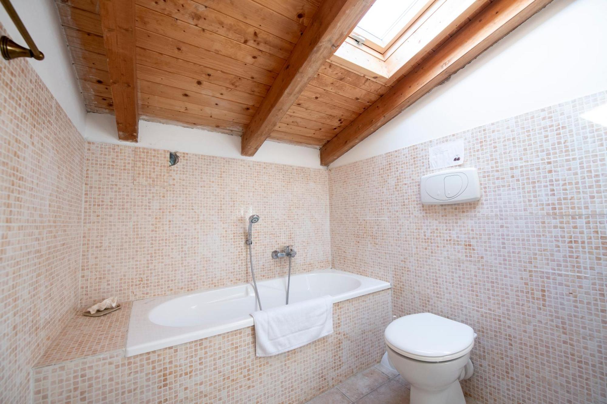 211 - Appartamento Acacia, Terrazza Giardino E Piscina Carro エクステリア 写真