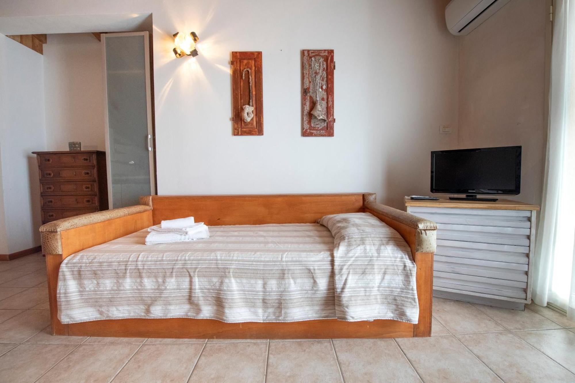 211 - Appartamento Acacia, Terrazza Giardino E Piscina Carro エクステリア 写真
