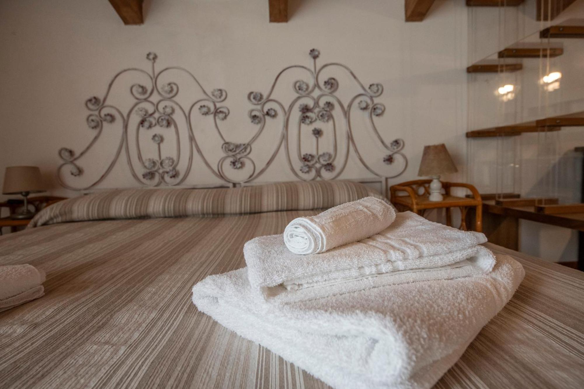 211 - Appartamento Acacia, Terrazza Giardino E Piscina Carro エクステリア 写真