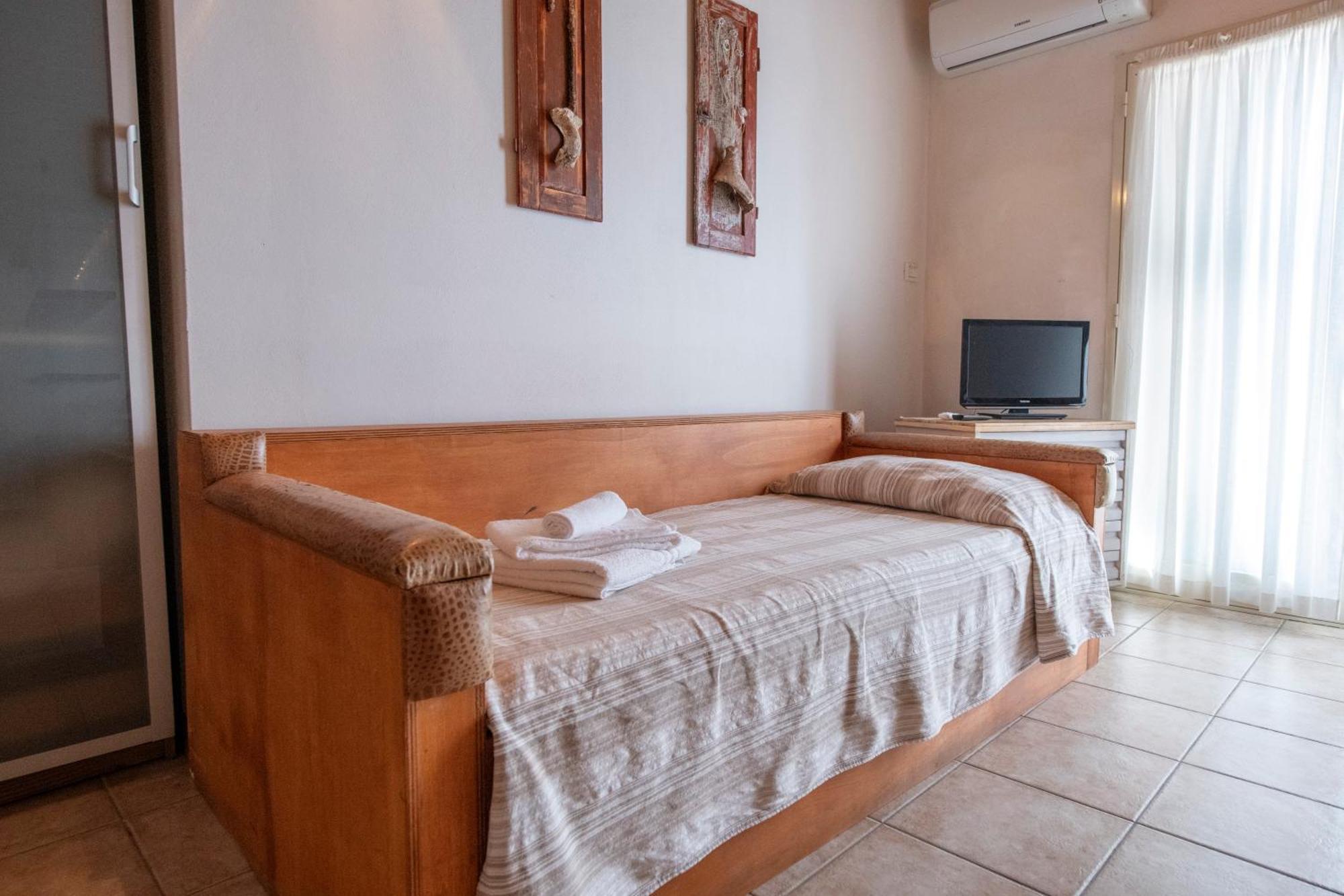 211 - Appartamento Acacia, Terrazza Giardino E Piscina Carro エクステリア 写真