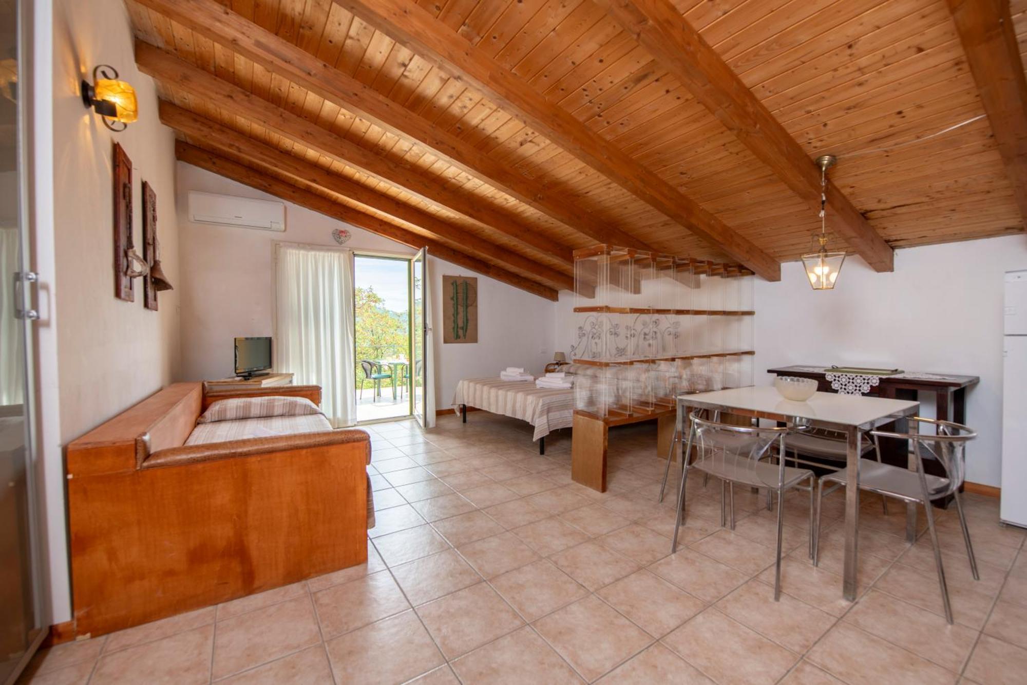 211 - Appartamento Acacia, Terrazza Giardino E Piscina Carro エクステリア 写真