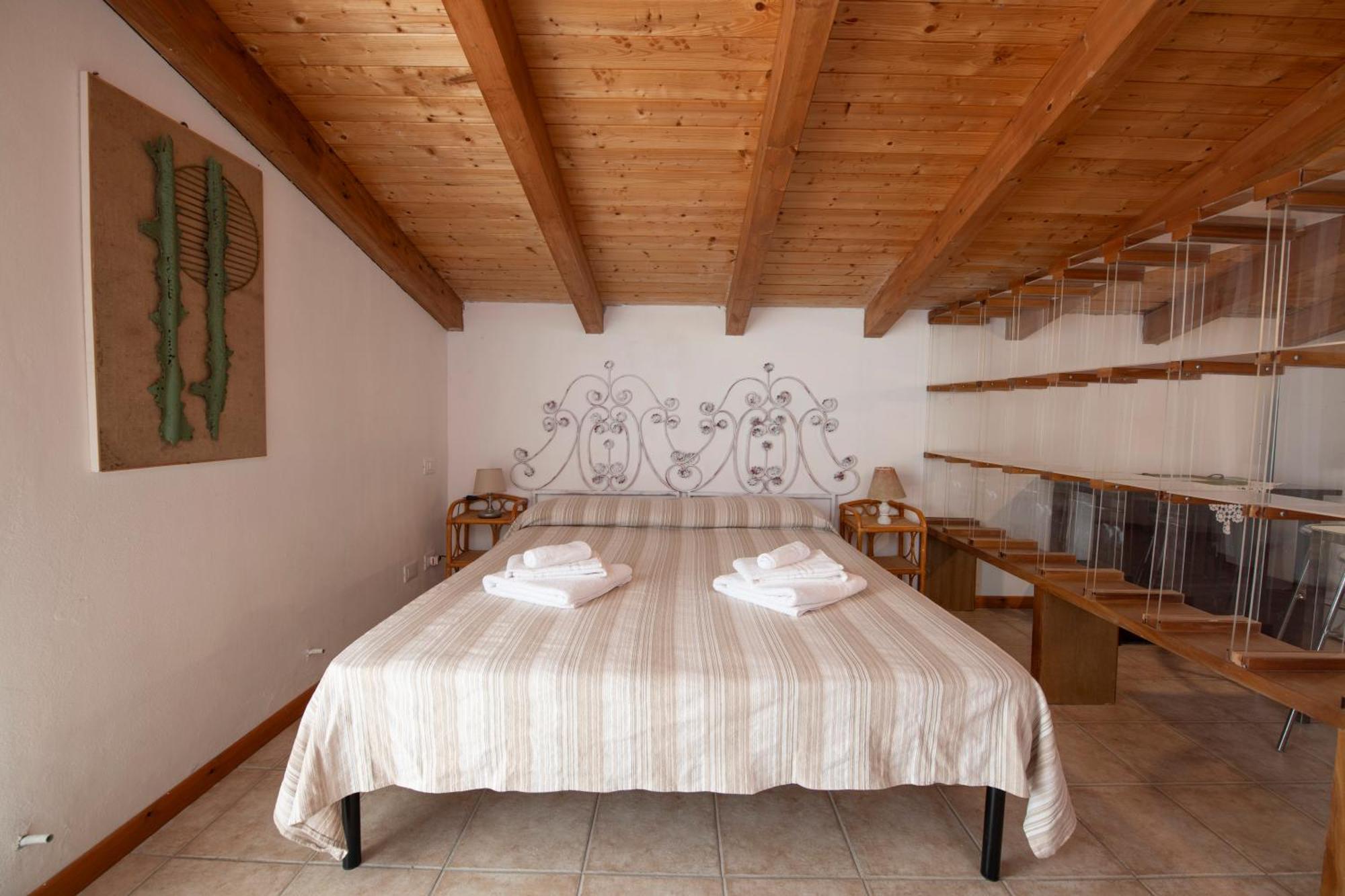 211 - Appartamento Acacia, Terrazza Giardino E Piscina Carro エクステリア 写真