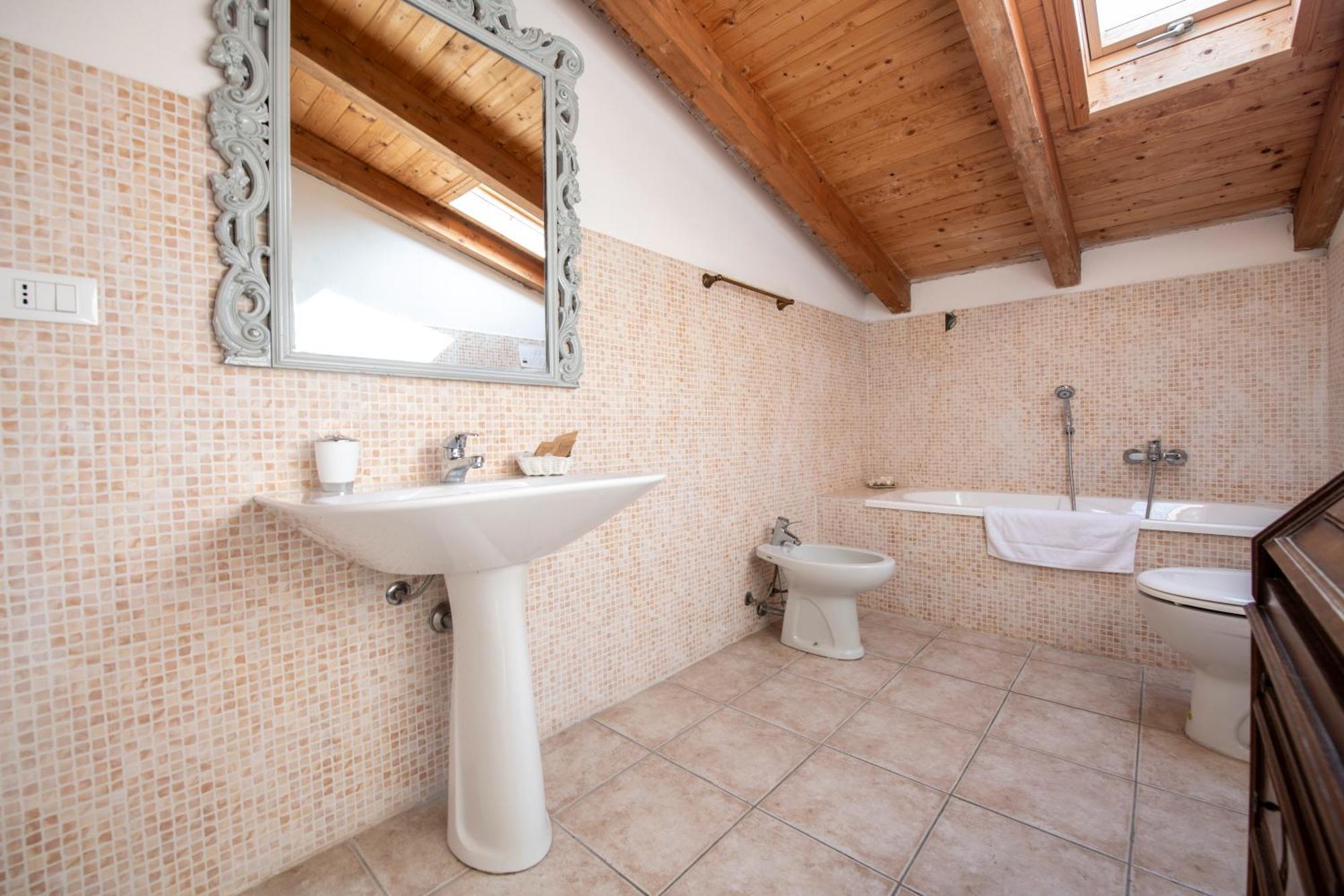 211 - Appartamento Acacia, Terrazza Giardino E Piscina Carro エクステリア 写真